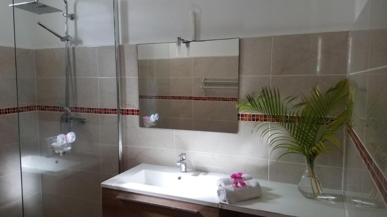 Appartement Rez-De-Chaussee De Villa A 1 Minute De La Plage Saint-Francois  Bagian luar foto